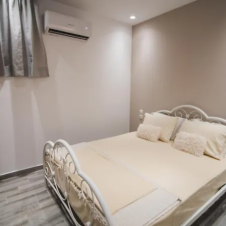 Appartement Contemporary Studios Historic Center By Corfuescapes *
